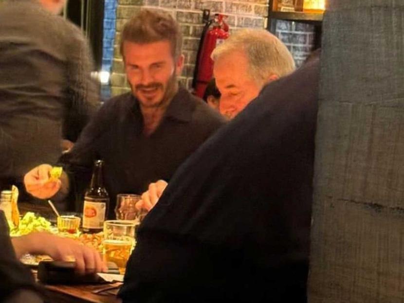 David Beckham visita Monterrey; y Entra a la cocina del restaurante